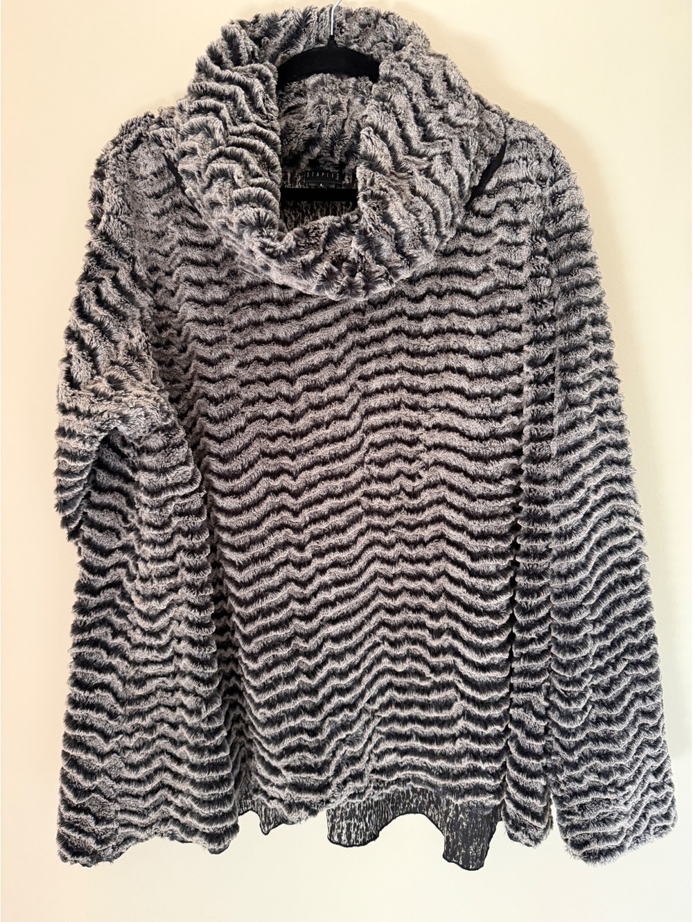 Super soft sweater, Large, Staples